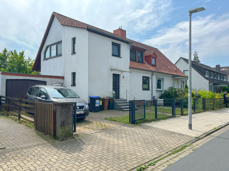 Attraktive DHH mit schönem Garten in Hannovers Bothfeld!